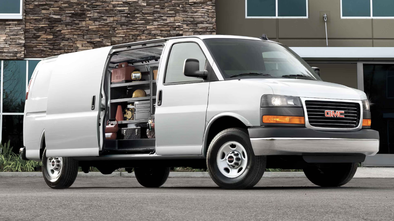 Возвращение легенд: GMC Savana и Chevrolet Express 2025 