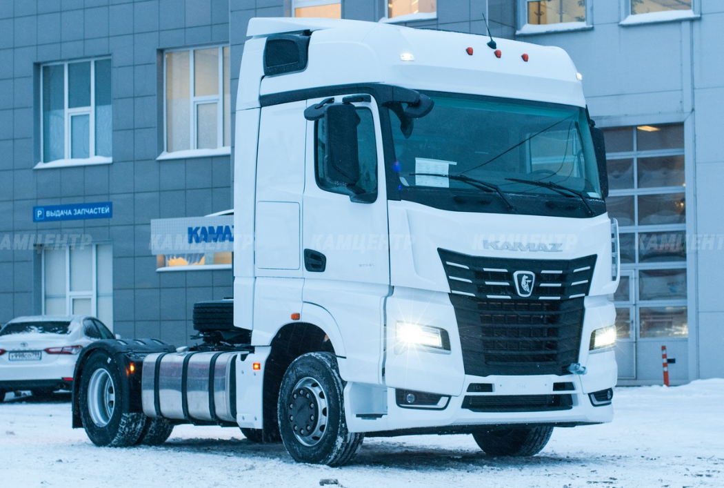 КАМАЗ выходит на новый уровень продаж: грузовики теперь доступны на Ozon