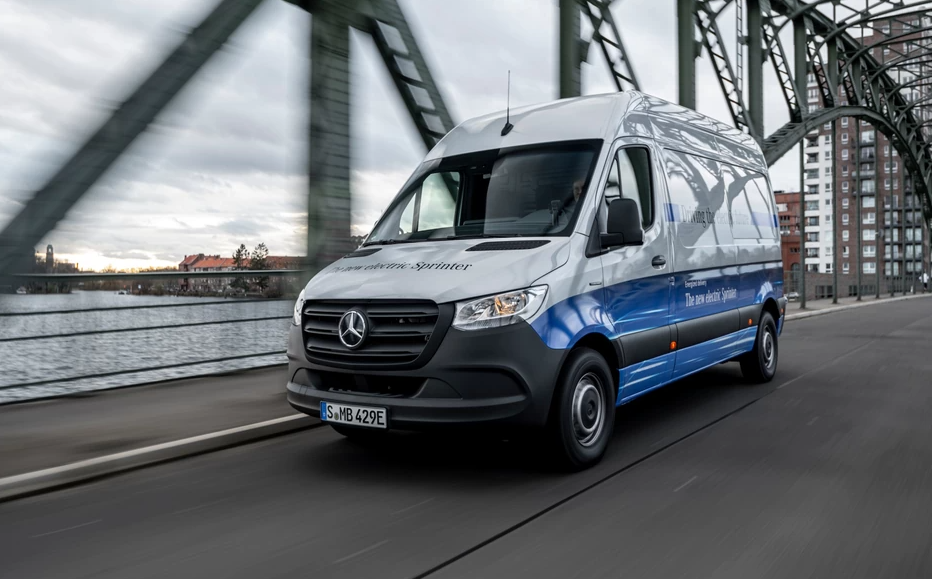 Mercedes-Benz готовит новую электрическую версию фургона V-Class